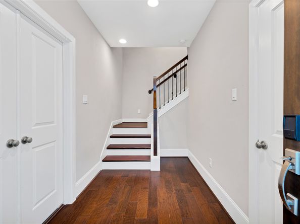 5451 Larkin Street, Houston TX 77007