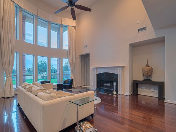 8707 Crossriver Lane, Houston TX 77095
