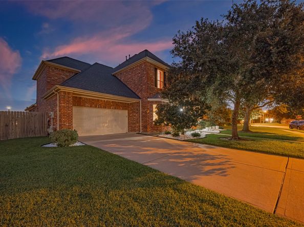 8707 Crossriver Lane, Houston TX 77095