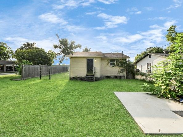 6821 Haight Street, Houston TX 77028
