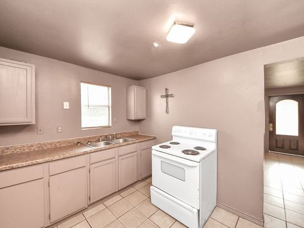 6821 Haight Street, Houston TX 77028
