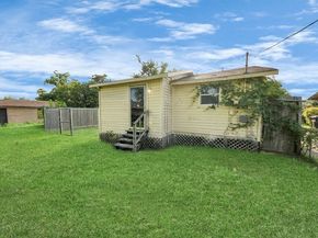 6821 Haight Street, Houston TX 77028