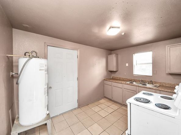 6821 Haight Street, Houston TX 77028