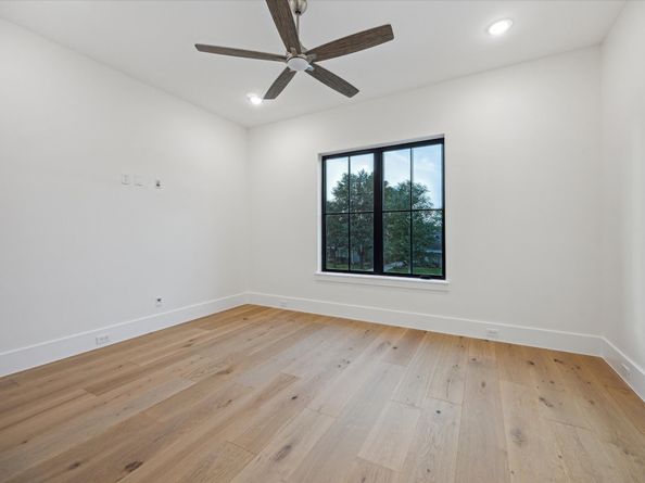 431 W 30th Street, Houston TX 77018