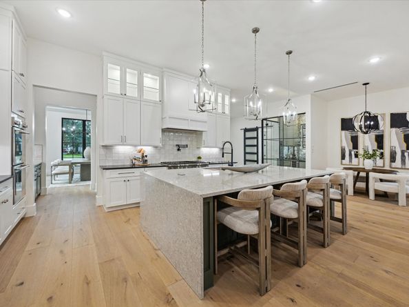 431 W 30th Street, Houston TX 77018