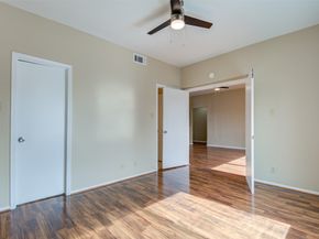2213 S Braeswood Boulevard 13C, Houston TX 77030