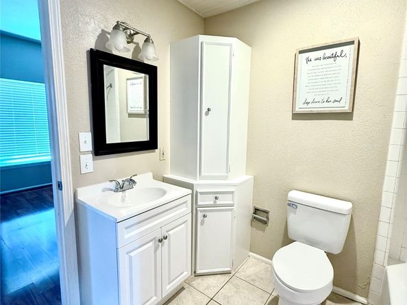 2213 S Braeswood Boulevard 13C, Houston TX 77030
