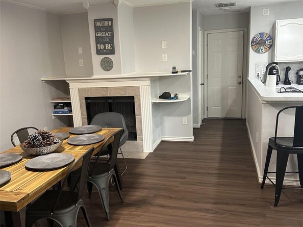 2379 Briarwest Boulevard 12, Houston TX 77077