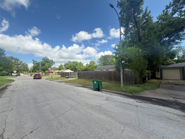 5103 Northridge Drive, Houston TX 77033