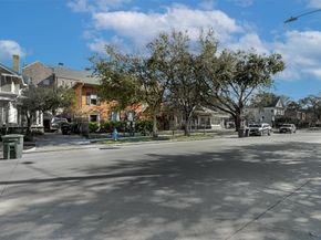 528 Hawthorne Street, Houston TX 77006