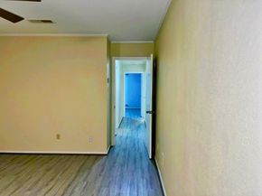 9006 Roos Road, Houston TX 77036