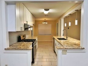 9006 Roos Road, Houston TX 77036