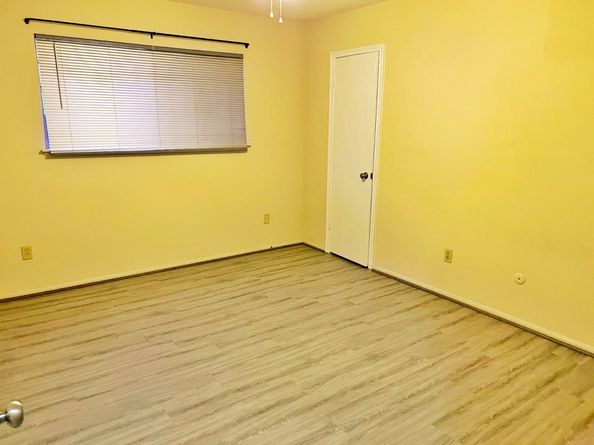 9006 Roos Road, Houston TX 77036