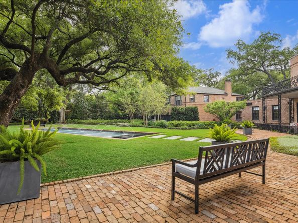 3 Remington Lane, Houston TX 77005
