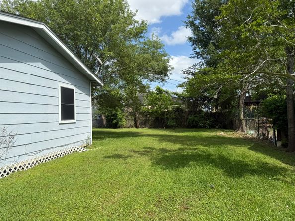 2281 Des Jardines Street, Houston TX 77023