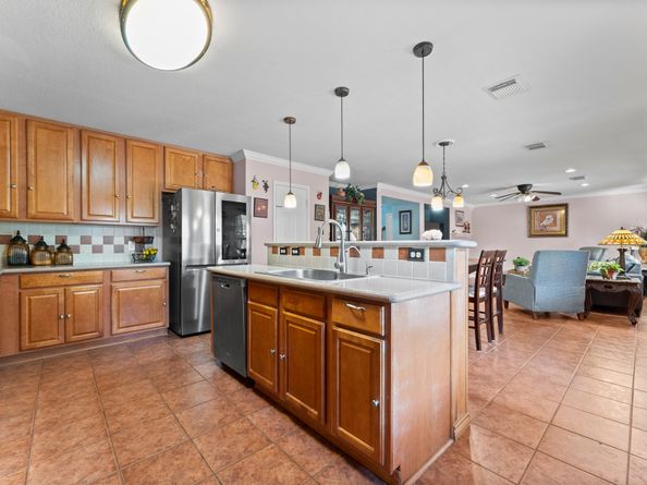 522 Remington Heights Drive, Houston TX 77073