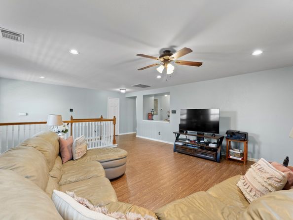 522 Remington Heights Drive, Houston TX 77073
