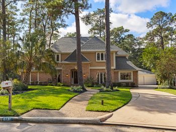 6131 Knollview Drive