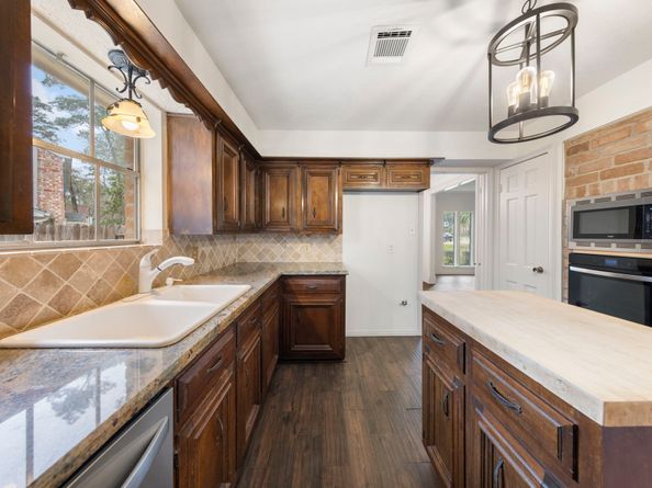 6131 Knollview Drive, Spring TX 77389