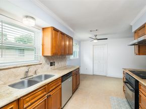 5450 Birdwood Road, Houston TX 77096