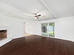 5450 Birdwood Road, Houston TX 77096