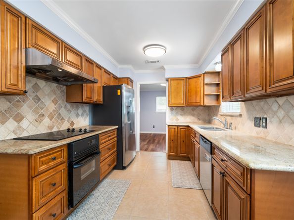 5450 Birdwood Road, Houston TX 77096