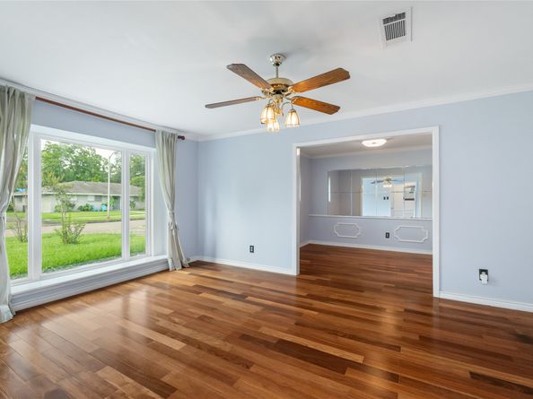 5450 Birdwood Road, Houston TX 77096