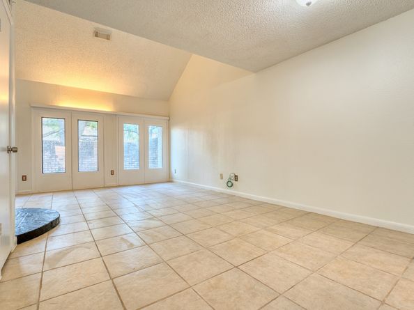 5860 Sampley Way 5860, Houston TX 77092
