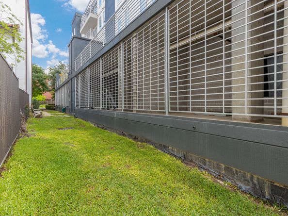 505 Jackson Hill Street S 108, Houston TX 77007