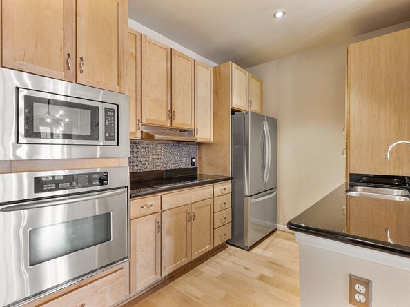 505 Jackson Hill Street S 108, Houston TX 77007