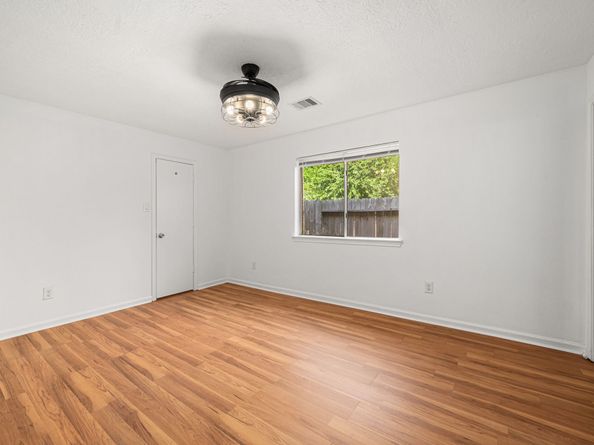 3731 Amos Street, Houston TX 77021