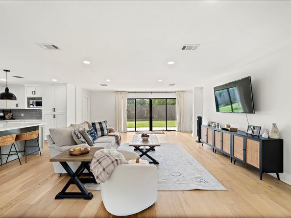 1902 Knoboak Circle, Houston TX 77080