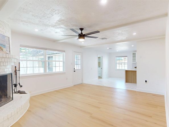 5731 S Braeswood Boulevard, Houston TX 77096