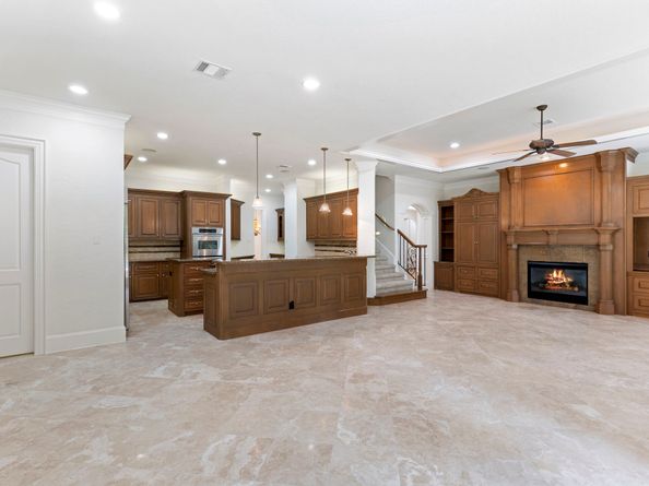 39 W Bracebridge Circle, The Woodlands TX 77382