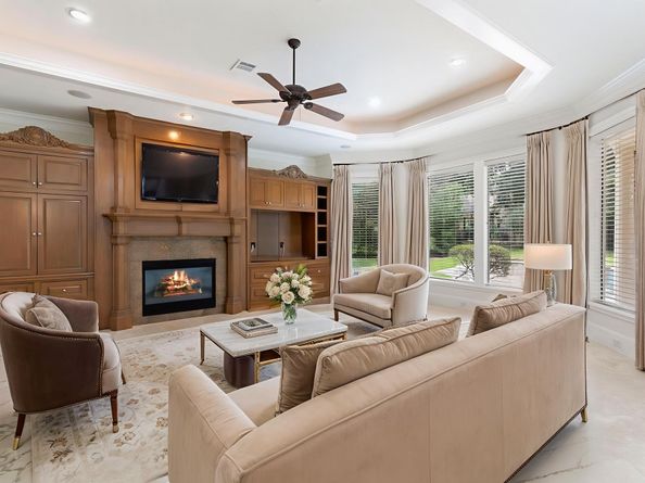 39 W Bracebridge Circle, The Woodlands TX 77382