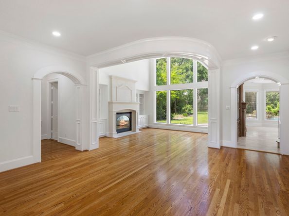 39 W Bracebridge Circle, The Woodlands TX 77382