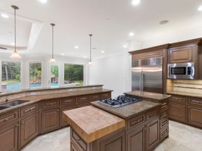39 W Bracebridge Circle, The Woodlands TX 77382