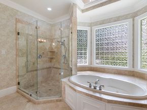 39 W Bracebridge Circle, The Woodlands TX 77382