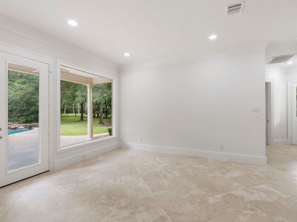 39 W Bracebridge Circle, The Woodlands TX 77382