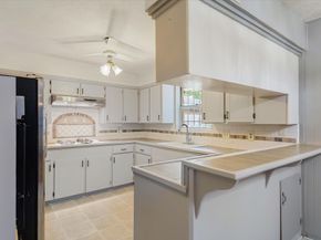 8727 Hinman Street, Houston TX 77061