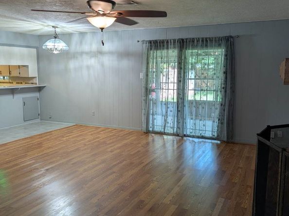 8727 Hinman Street, Houston TX 77061