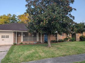 8727 Hinman Street, Houston TX 77061
