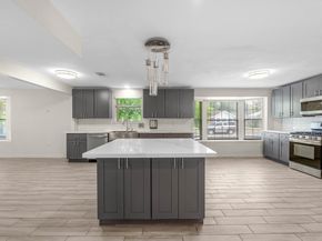 5747 Fontenelle Drive, Houston TX 77035