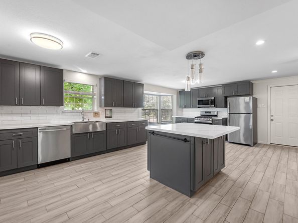 5747 Fontenelle Drive, Houston TX 77035