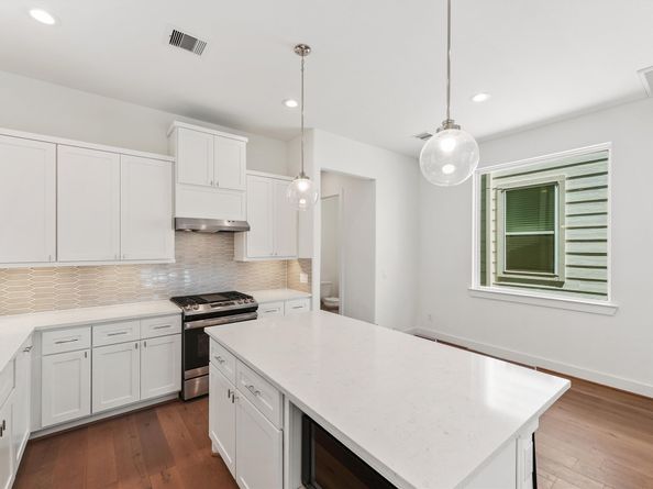 4613 Maxie Street, Houston TX 77007