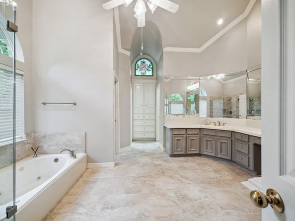 6010 Maple Knob Court, Kingwood TX 77345