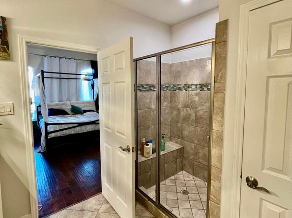 2317 Hutchins Street, Houston TX 77004