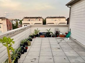 2317 Hutchins Street, Houston TX 77004