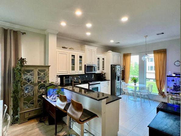 2317 Hutchins Street, Houston TX 77004