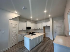 910B W 21st Street, Houston TX 77018